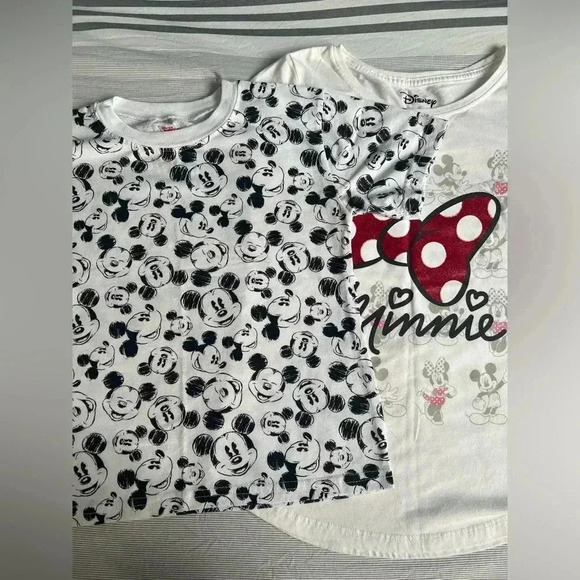 Disney Bundle of 3 t-shirts (Junior sizes) - Picture 3 of 16